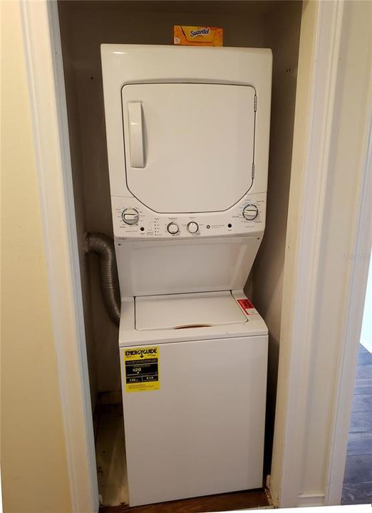 出租: $1,595 (2 贝兹, 2 浴室, 915 平方英尺)