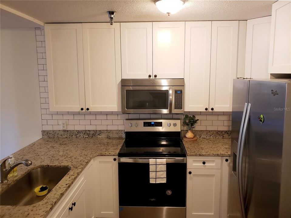 出租: $1,595 (2 贝兹, 2 浴室, 915 平方英尺)