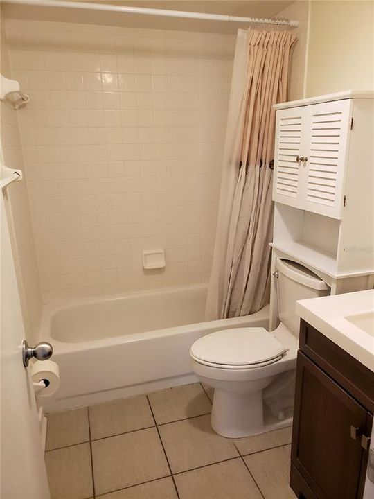 出租: $1,595 (2 贝兹, 2 浴室, 915 平方英尺)