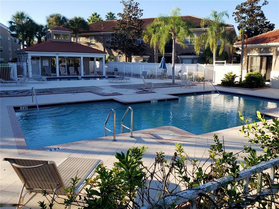 出租: $1,595 (2 贝兹, 2 浴室, 915 平方英尺)