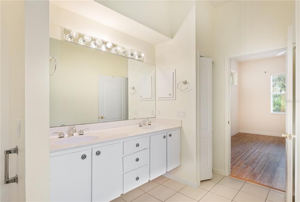 待售: $309,900 (3 贝兹, 2 浴室, 1684 平方英尺)