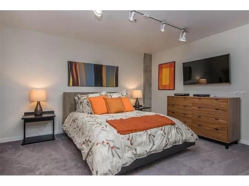 В аренду: $4,800 (2 спален, 2 ванн, 1631 Квадратных фут)