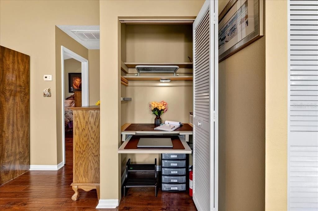 For Sale: $270,000 (2 beds, 2 baths, 1383 Square Feet)