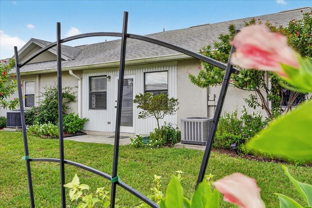 For Sale: $270,000 (2 beds, 2 baths, 1383 Square Feet)