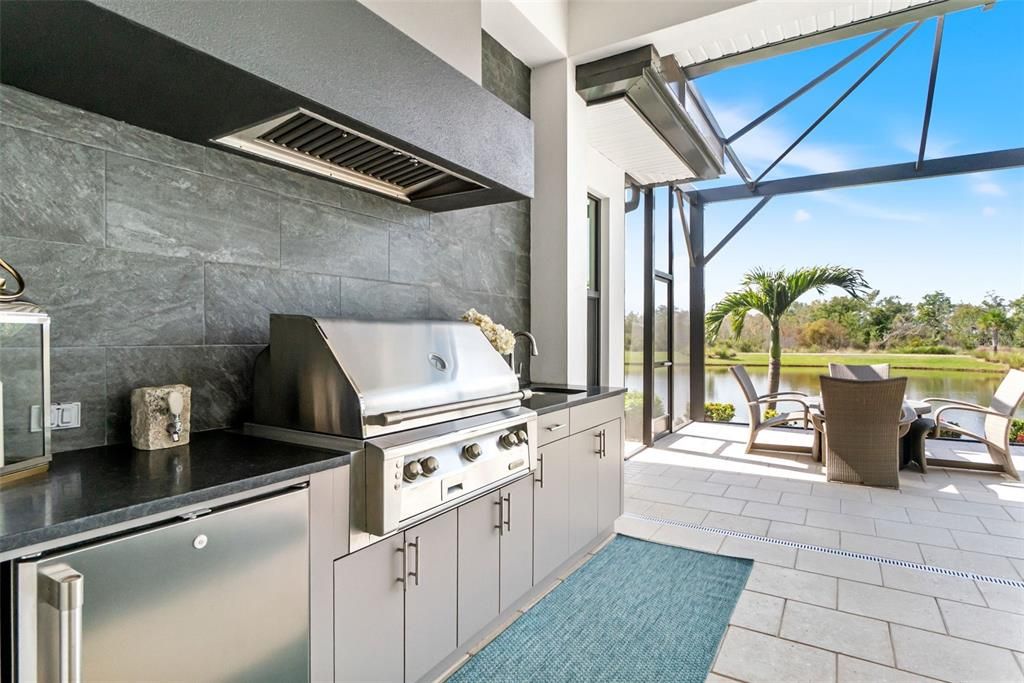 На продажу: $3,150,000 (4 спален, 4 ванн, 3938 Квадратных фут)