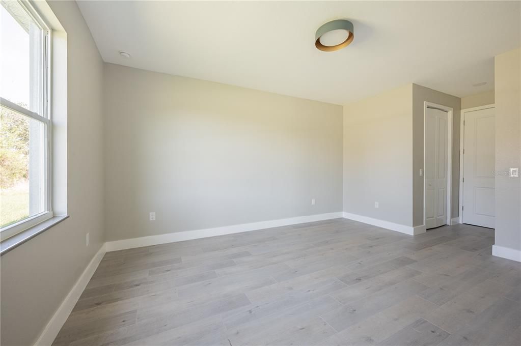 待售: $475,000 (6 贝兹, 0 浴室, 2380 平方英尺)