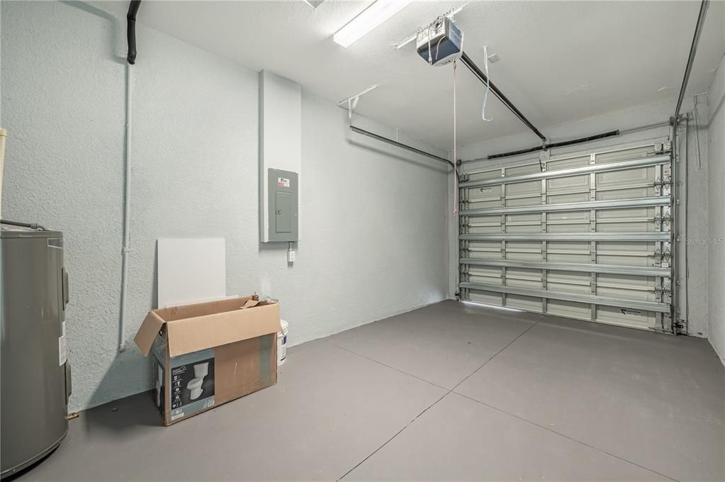 待售: $475,000 (6 贝兹, 0 浴室, 2380 平方英尺)