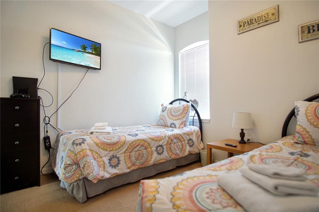 Active With Contract: $2,450 (5 beds, 3 baths, 2345 Square Feet)