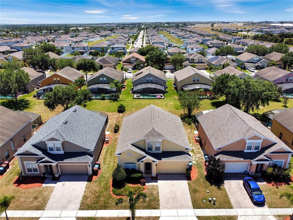 Active With Contract: $2,450 (5 beds, 3 baths, 2345 Square Feet)