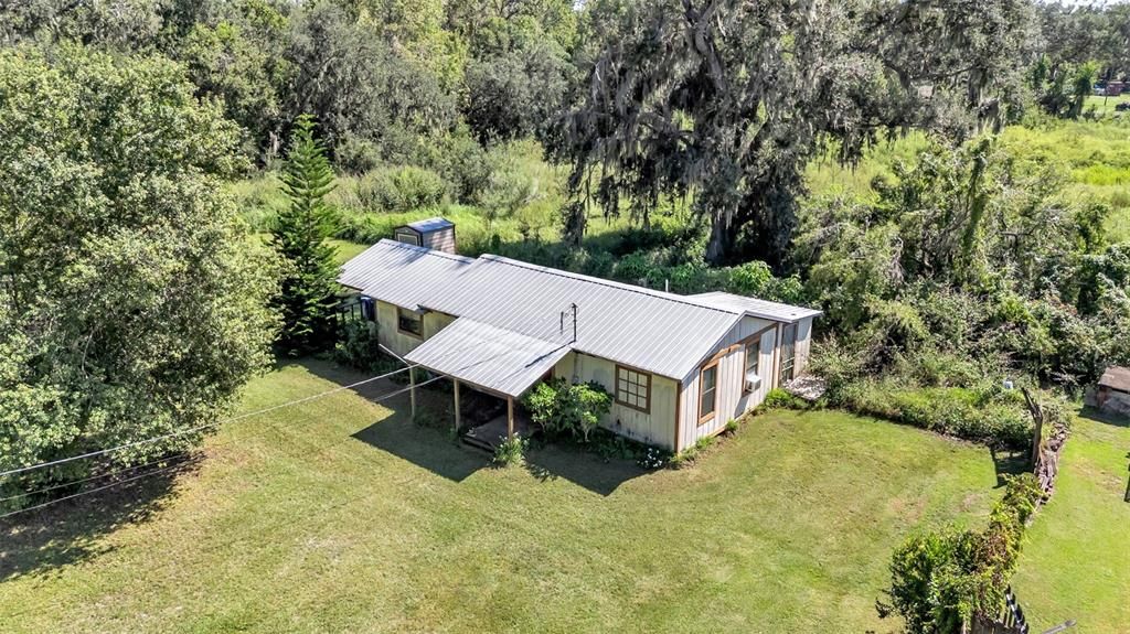 For Sale: $169,999 (1 beds, 1 baths, 666 Square Feet)