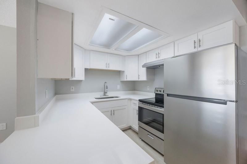 出租: $1,695 (1 贝兹, 1 浴室, 14910 平方英尺)