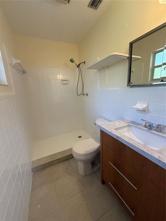 合同活跃: $239,900 (3 贝兹, 2 浴室, 1344 平方英尺)