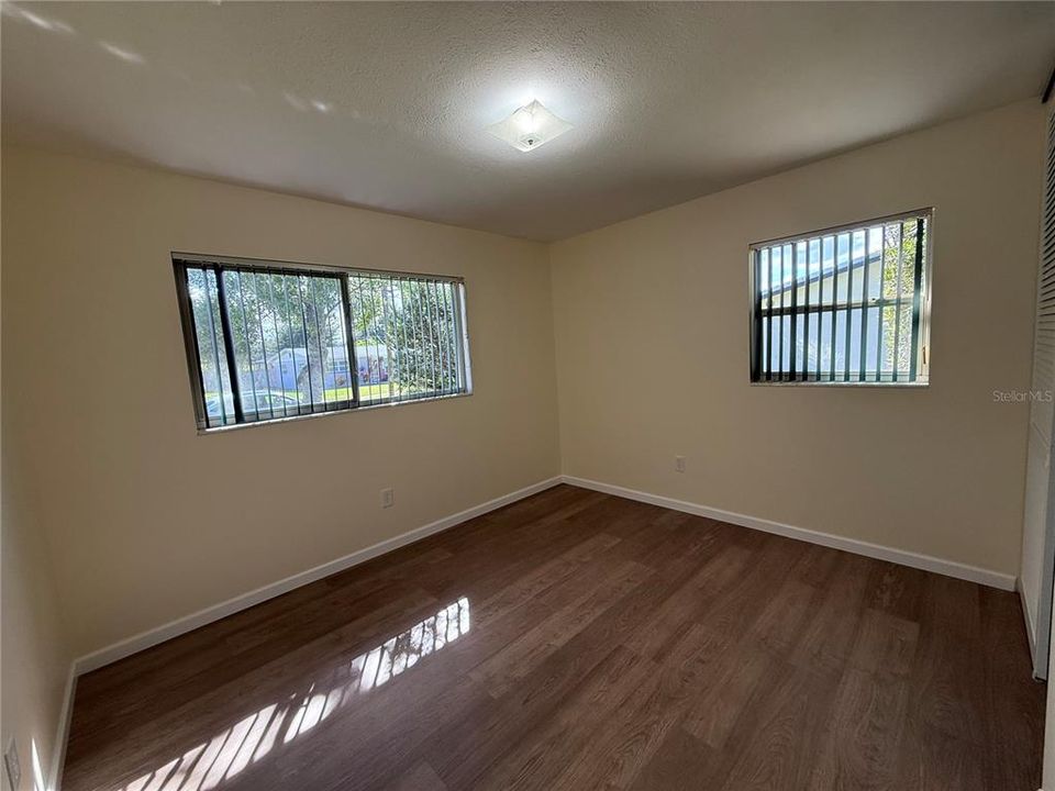 合同活跃: $239,900 (3 贝兹, 2 浴室, 1344 平方英尺)