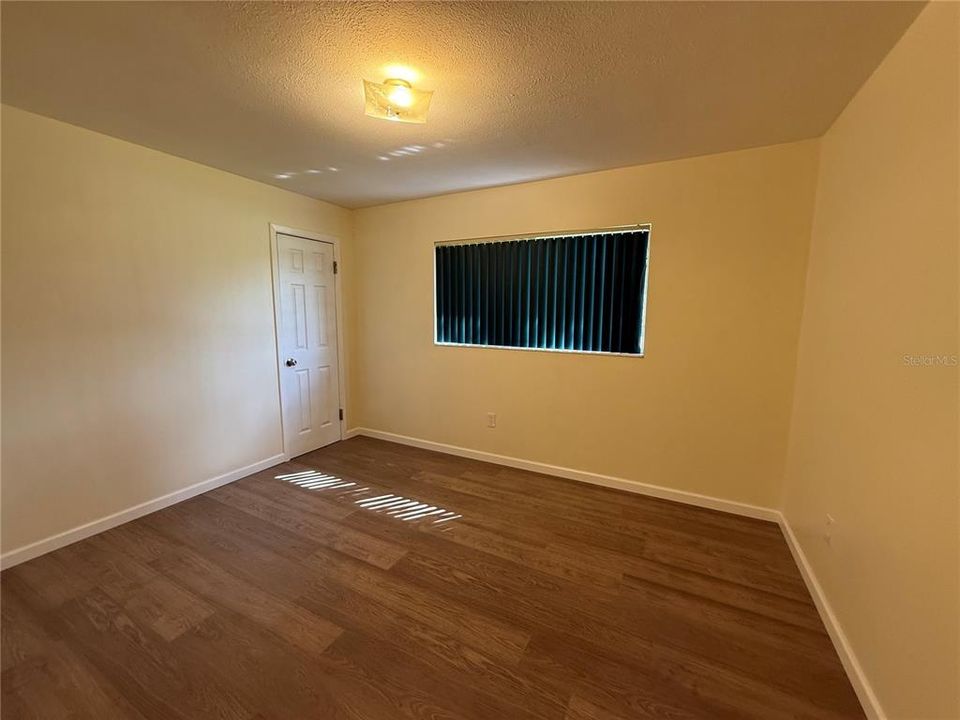 合同活跃: $239,900 (3 贝兹, 2 浴室, 1344 平方英尺)