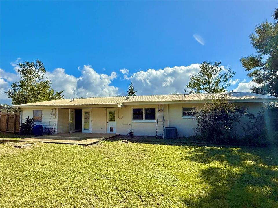 合同活跃: $239,900 (3 贝兹, 2 浴室, 1344 平方英尺)