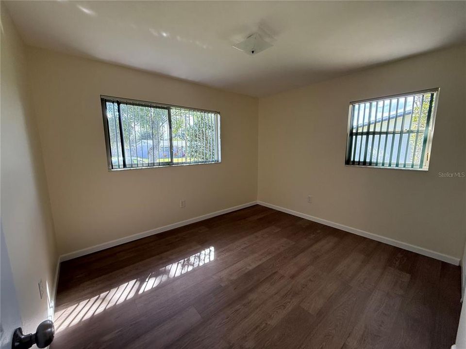 合同活跃: $239,900 (3 贝兹, 2 浴室, 1344 平方英尺)