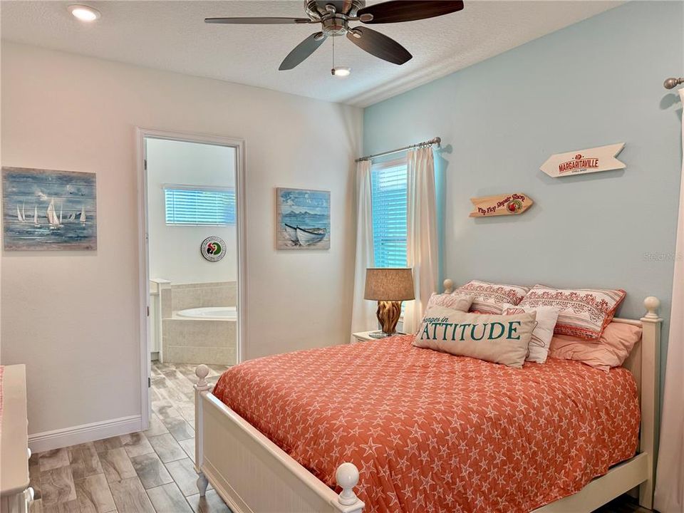 待售: $779,000 (4 贝兹, 4 浴室, 1850 平方英尺)