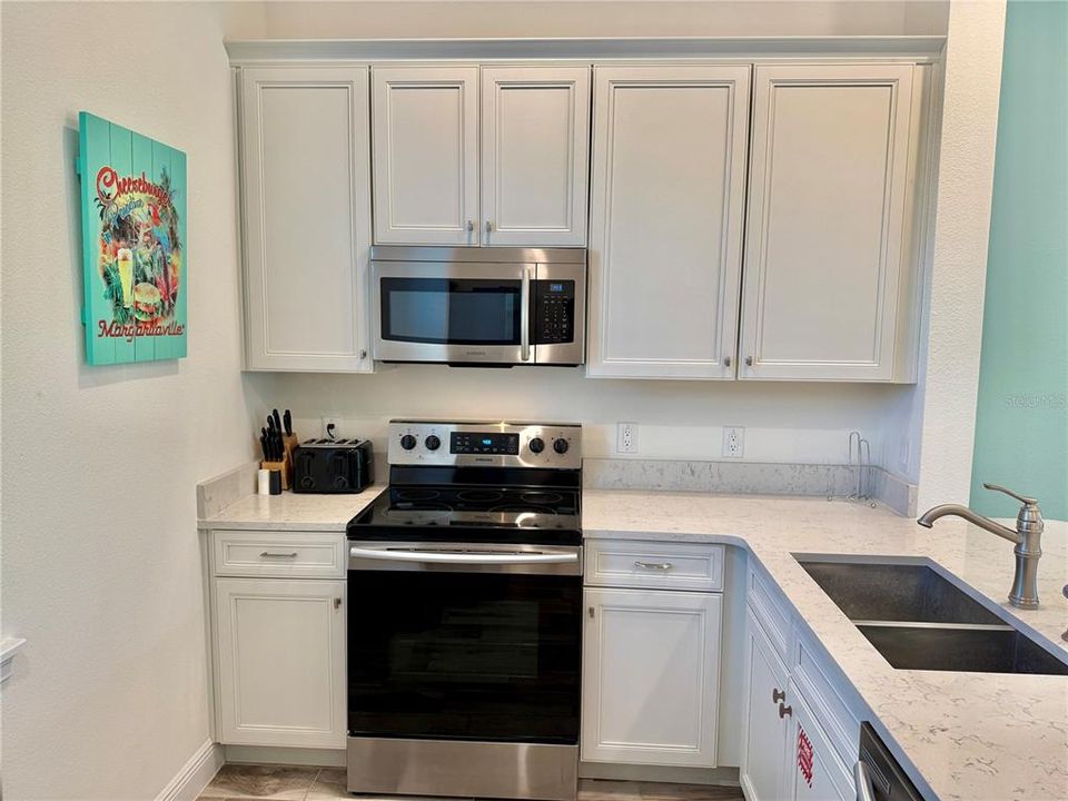 待售: $779,000 (4 贝兹, 4 浴室, 1850 平方英尺)