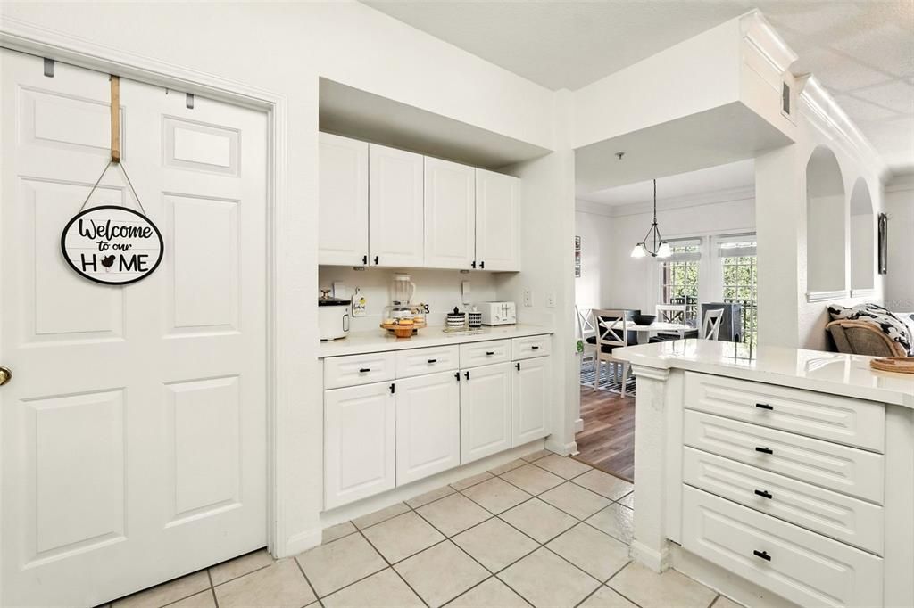 Active With Contract: $2,250 (2 beds, 2 baths, 1320 Square Feet)