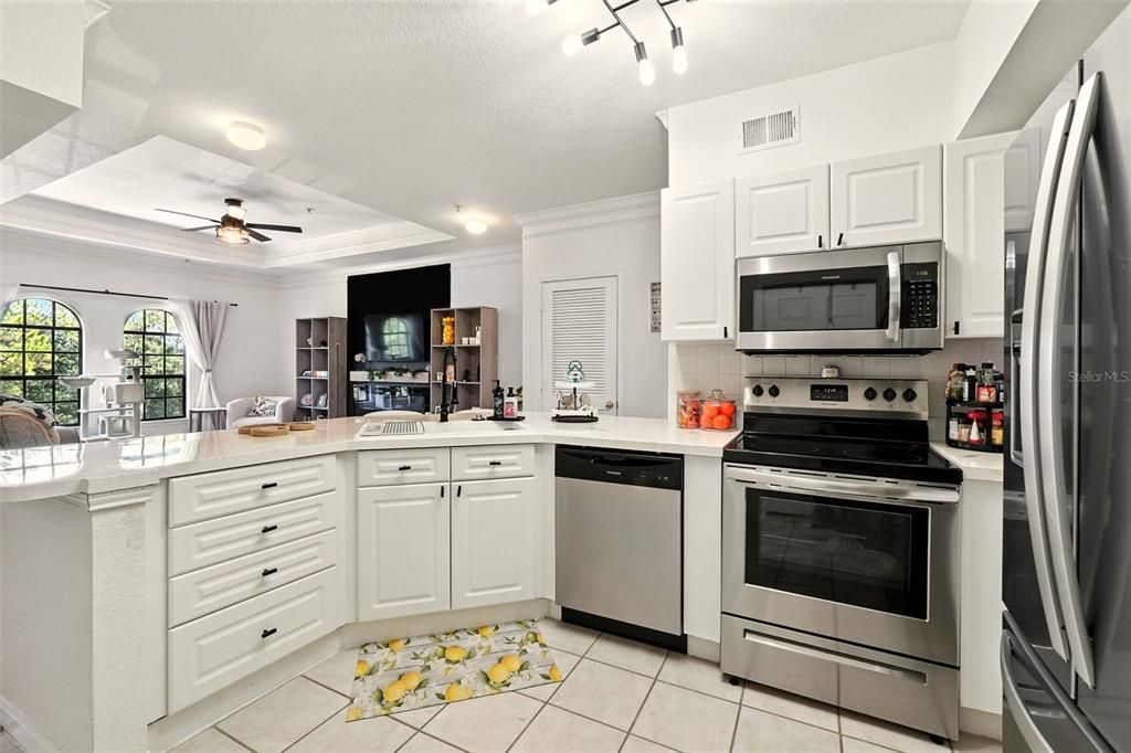 Active With Contract: $2,250 (2 beds, 2 baths, 1320 Square Feet)
