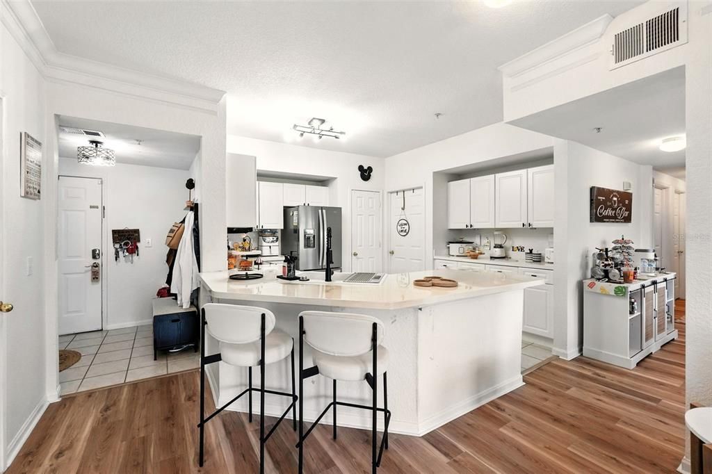 Active With Contract: $2,250 (2 beds, 2 baths, 1320 Square Feet)