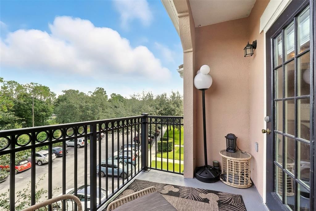 Active With Contract: $2,250 (2 beds, 2 baths, 1320 Square Feet)