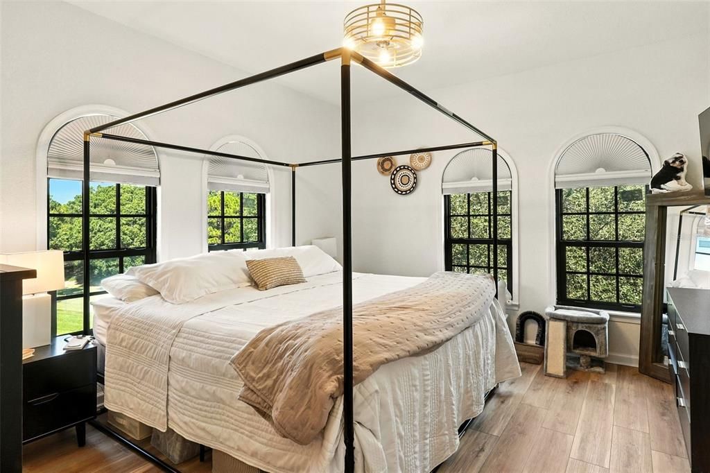 Active With Contract: $2,250 (2 beds, 2 baths, 1320 Square Feet)