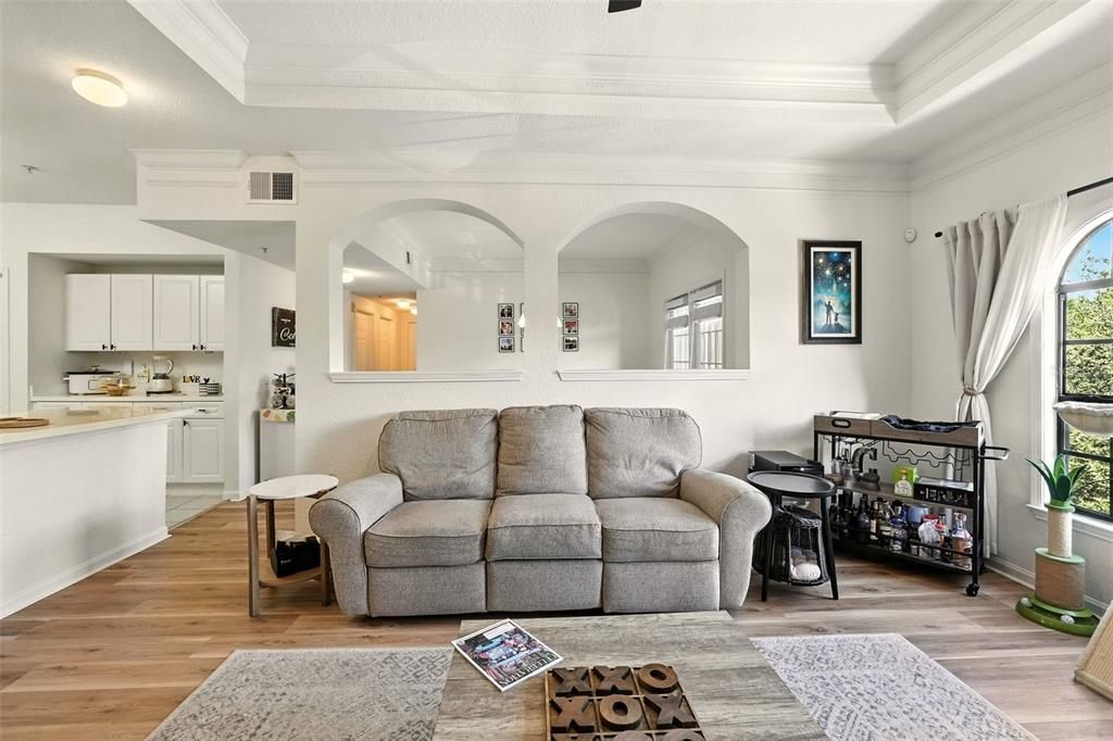 Active With Contract: $2,250 (2 beds, 2 baths, 1320 Square Feet)