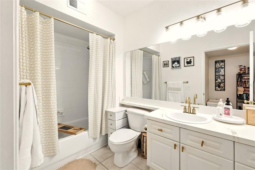 Active With Contract: $2,250 (2 beds, 2 baths, 1320 Square Feet)