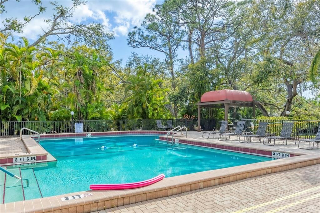 For Sale: $472,500 (2 beds, 2 baths, 1956 Square Feet)