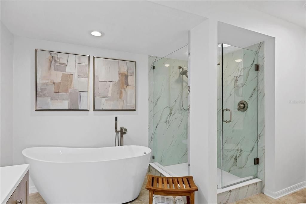 For Sale: $472,500 (2 beds, 2 baths, 1956 Square Feet)