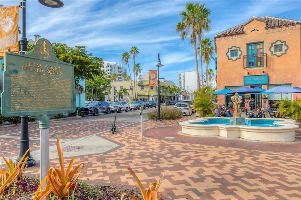 For Sale: $472,500 (2 beds, 2 baths, 1956 Square Feet)