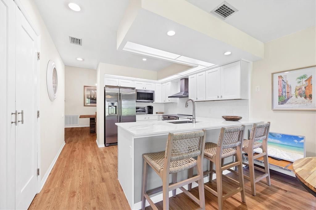 For Sale: $472,500 (2 beds, 2 baths, 1956 Square Feet)