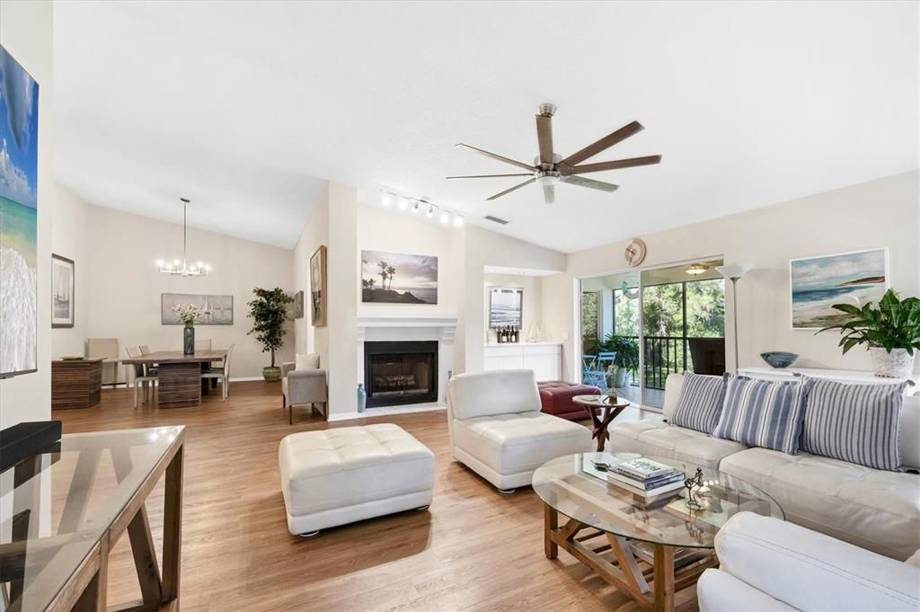 For Sale: $472,500 (2 beds, 2 baths, 1956 Square Feet)