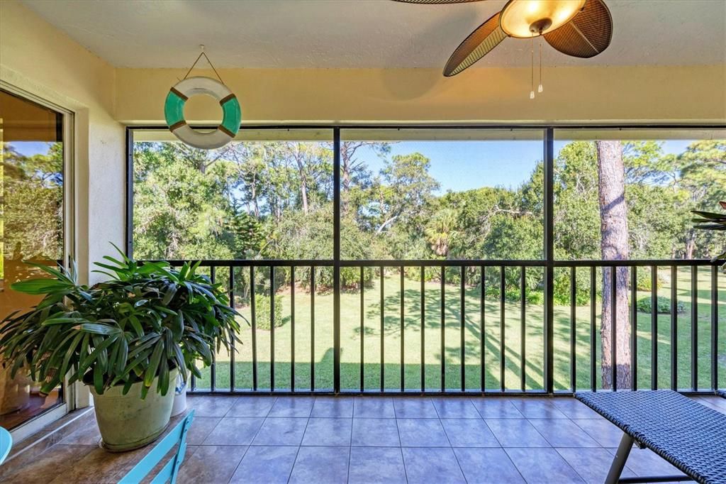 For Sale: $472,500 (2 beds, 2 baths, 1956 Square Feet)