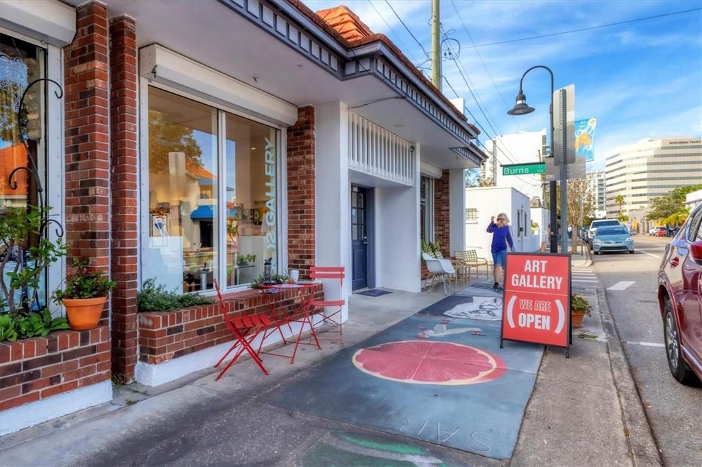 For Sale: $472,500 (2 beds, 2 baths, 1956 Square Feet)