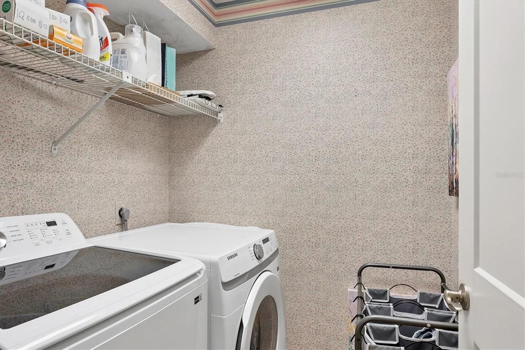 For Sale: $472,500 (2 beds, 2 baths, 1956 Square Feet)