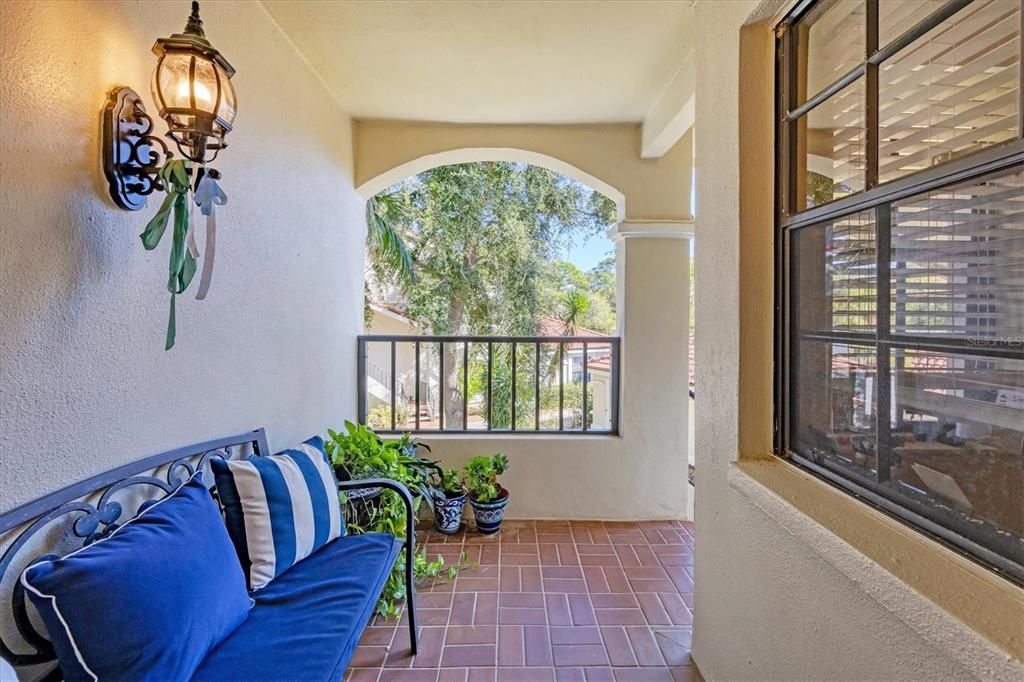 For Sale: $472,500 (2 beds, 2 baths, 1956 Square Feet)