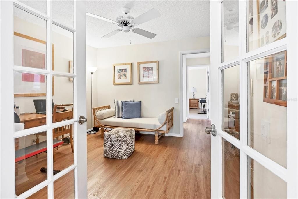 For Sale: $472,500 (2 beds, 2 baths, 1956 Square Feet)