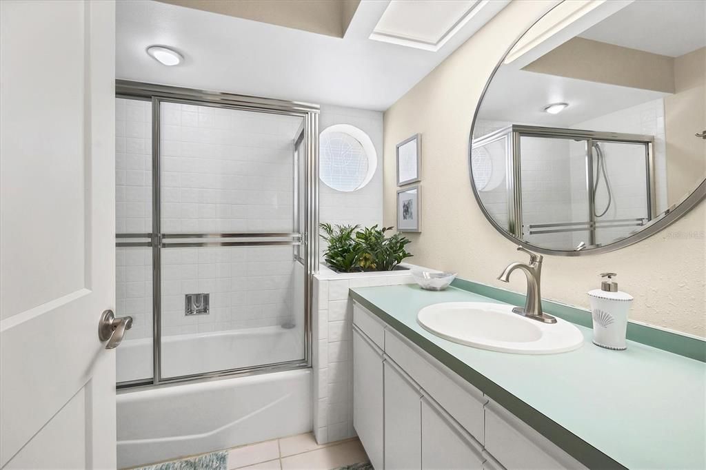 For Sale: $472,500 (2 beds, 2 baths, 1956 Square Feet)