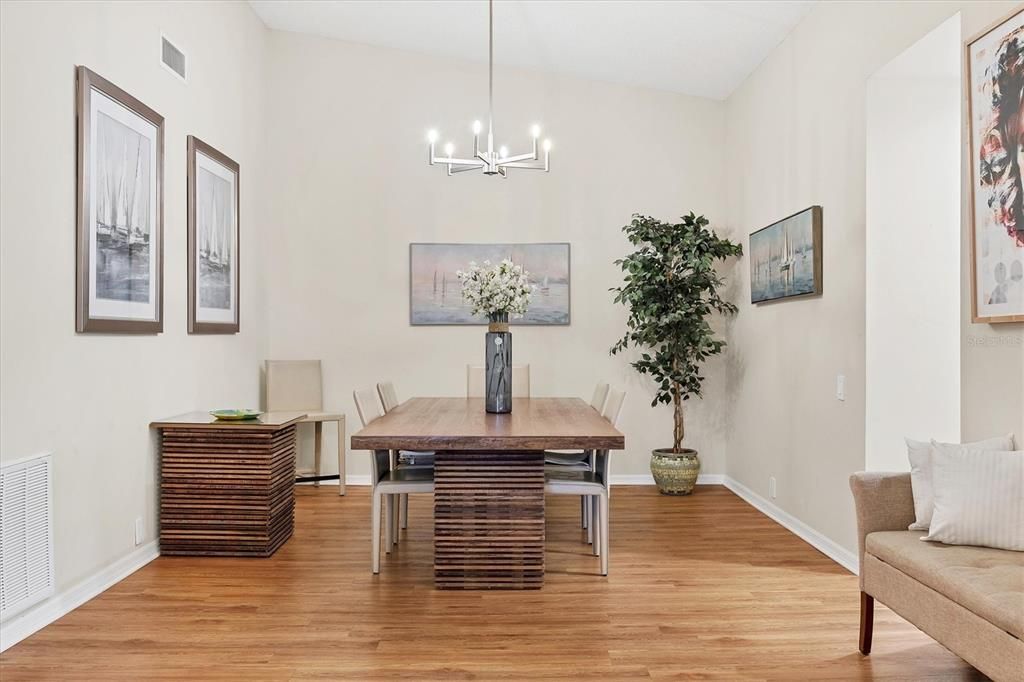 For Sale: $472,500 (2 beds, 2 baths, 1956 Square Feet)