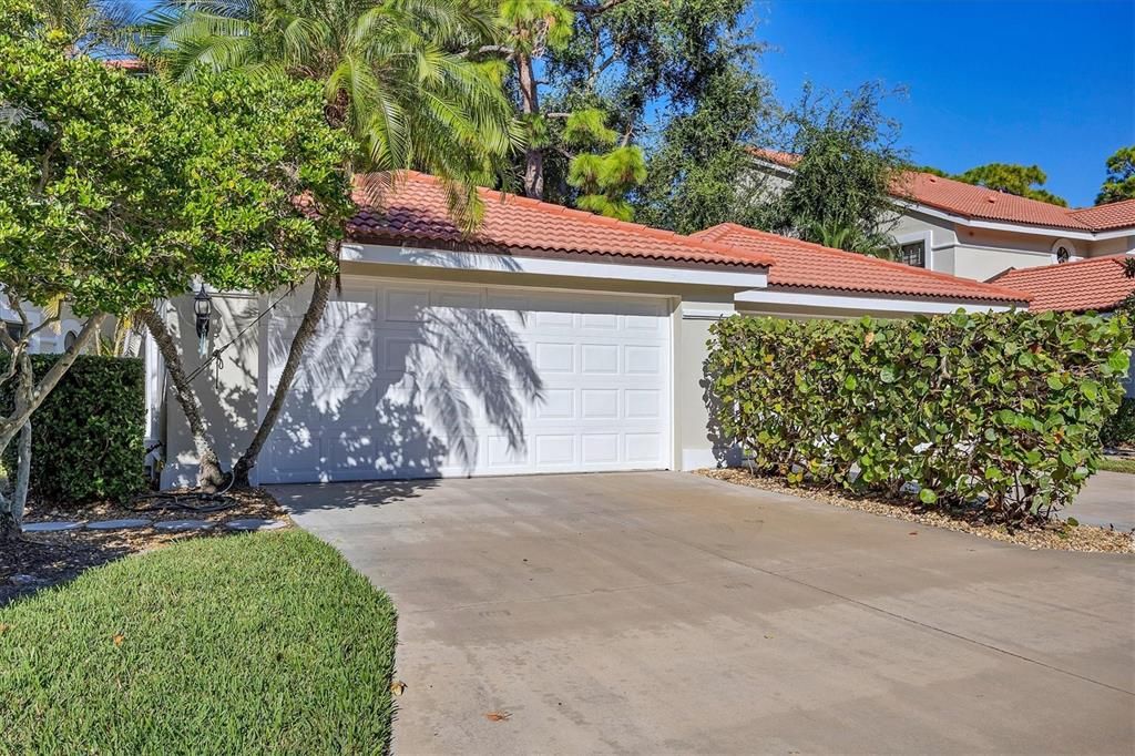 For Sale: $472,500 (2 beds, 2 baths, 1956 Square Feet)