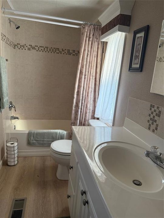 待售: $144,999 (2 贝兹, 1 浴室, 720 平方英尺)