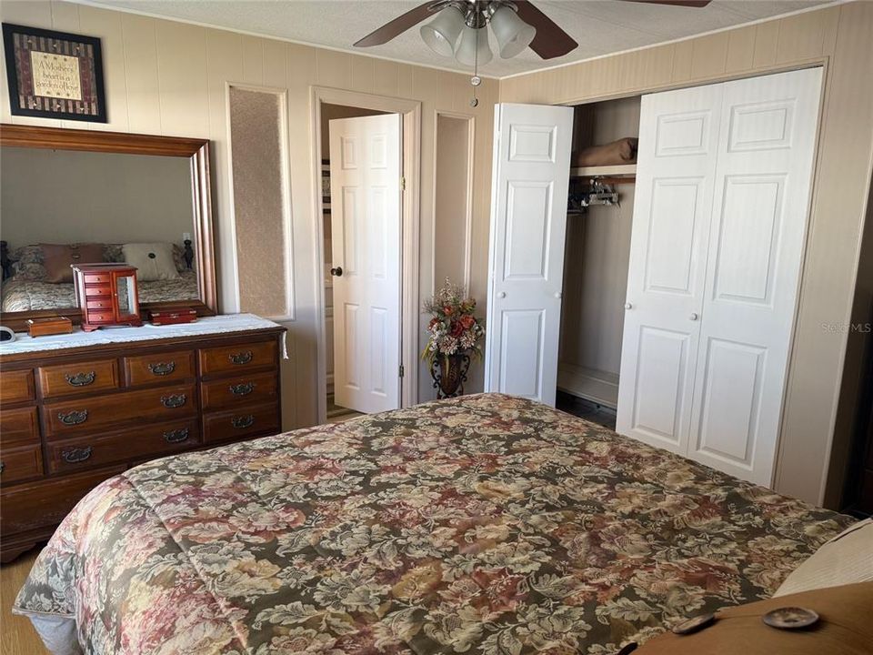 待售: $144,999 (2 贝兹, 1 浴室, 720 平方英尺)