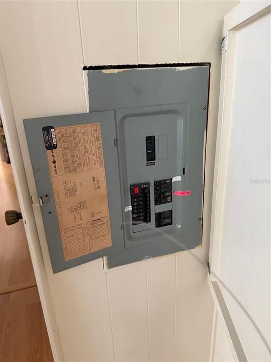 待售: $144,999 (2 贝兹, 1 浴室, 720 平方英尺)