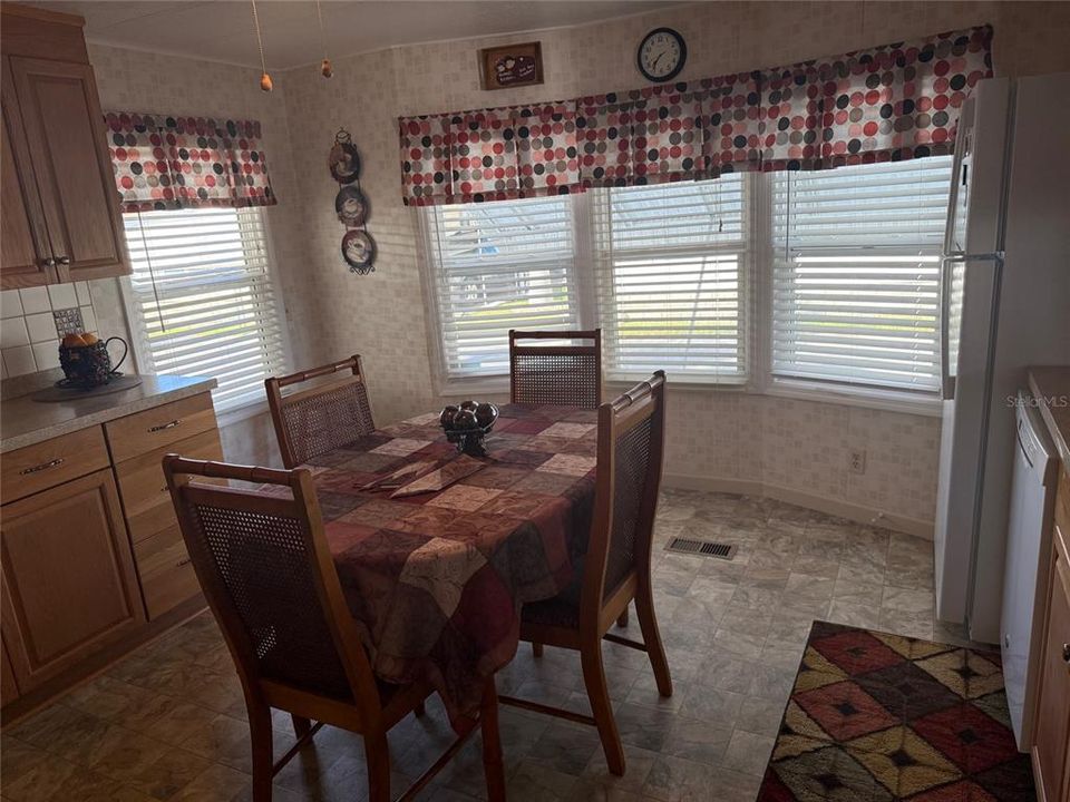 待售: $144,999 (2 贝兹, 1 浴室, 720 平方英尺)