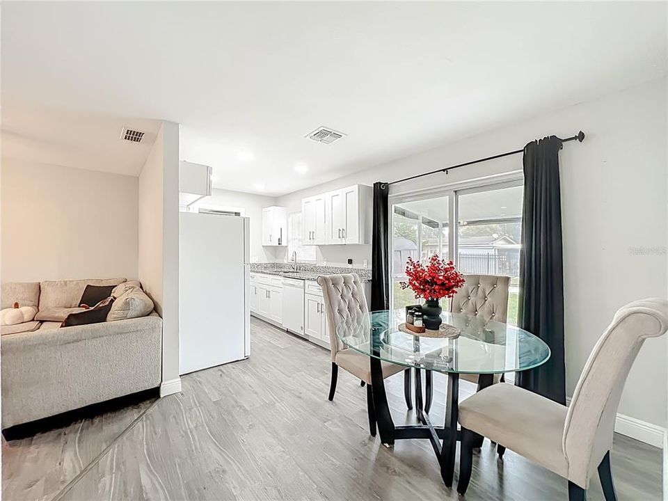 Под контрактом: $265,000 (4 спален, 1 ванн, 1144 Квадратных фут)