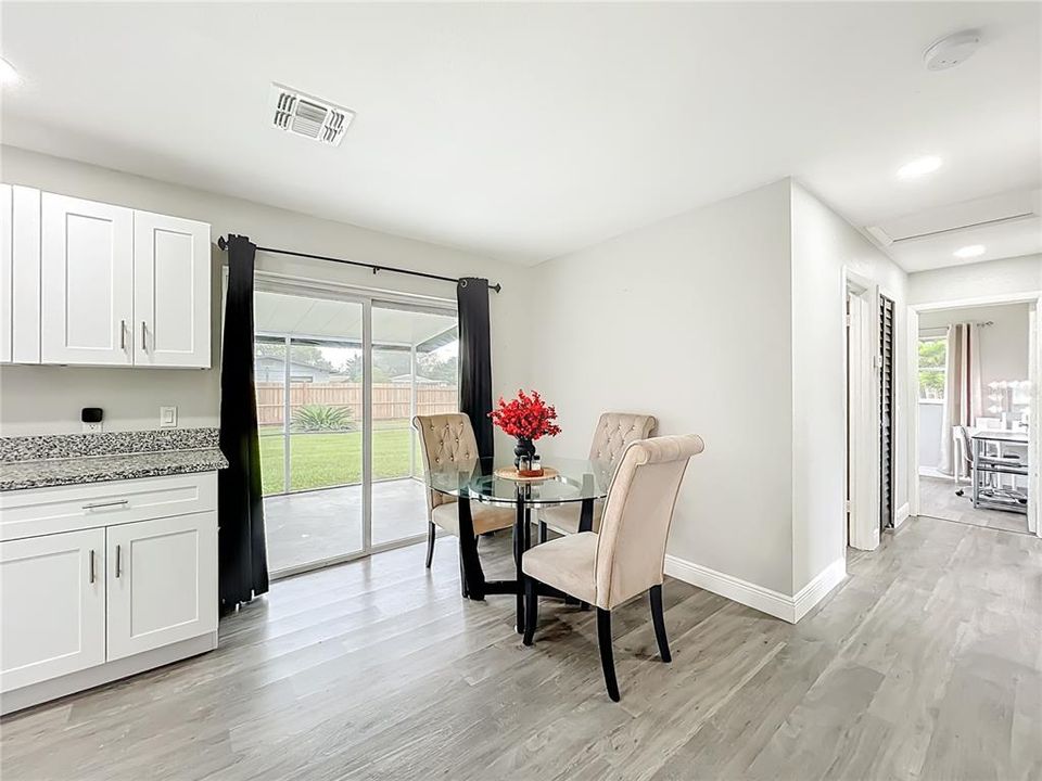 Под контрактом: $265,000 (4 спален, 1 ванн, 1144 Квадратных фут)