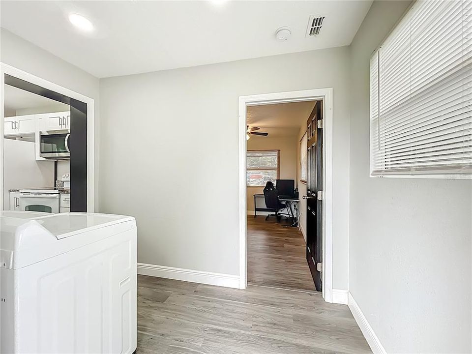 Под контрактом: $265,000 (4 спален, 1 ванн, 1144 Квадратных фут)