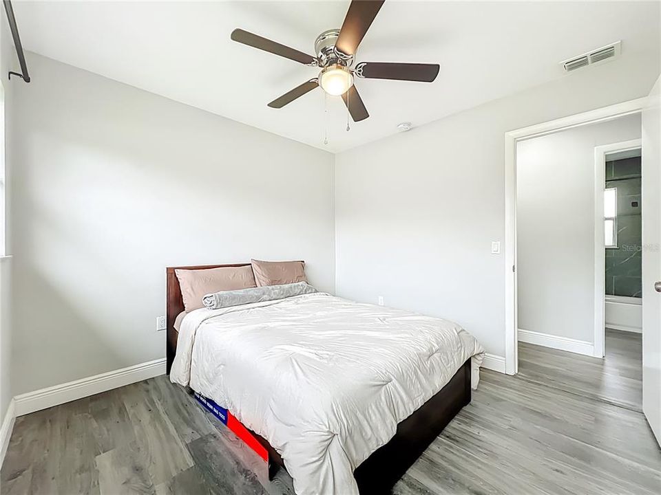 Под контрактом: $265,000 (4 спален, 1 ванн, 1144 Квадратных фут)